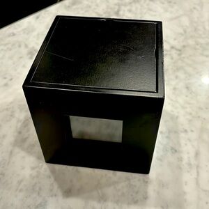 Black Picture Cube